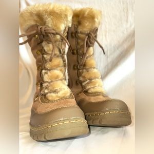 Bass Lace Up Fur Mid Calf Boots Size :7.5
Women's Khaki/Tan Color